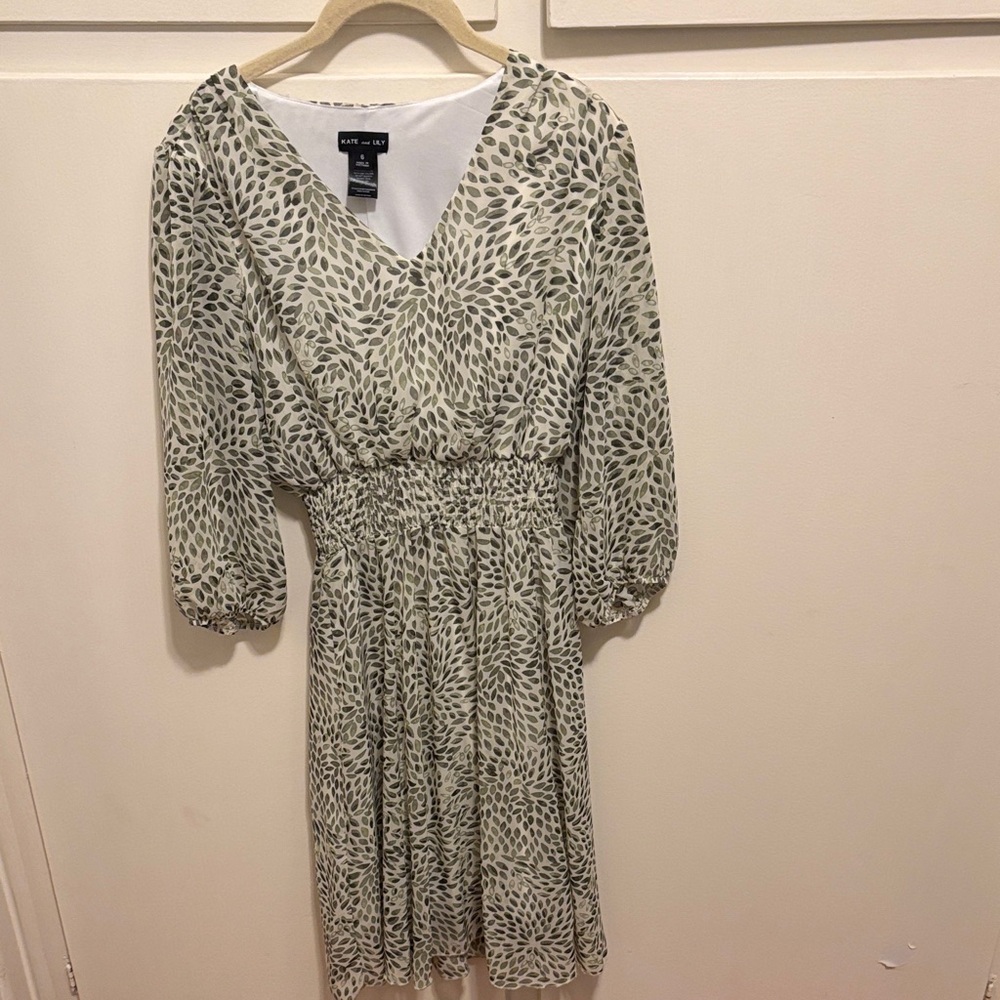 Kate and Lily Leaf Pattern Long Sleeve Dress - Olive and White